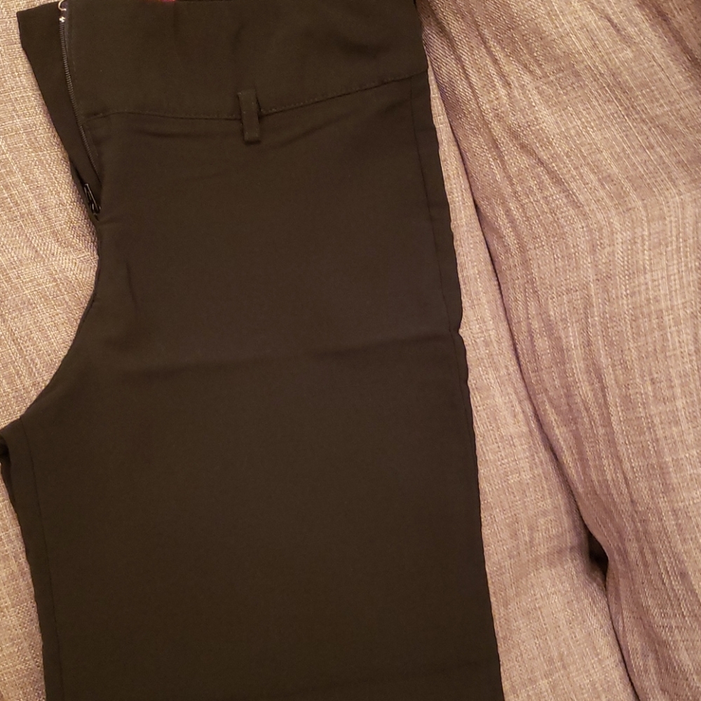Women's black 3/4 length dress pants sz5